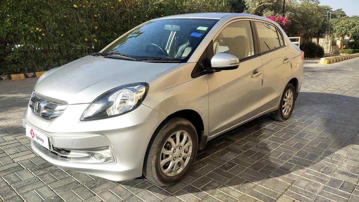 Best Compact Cars for City Driving in India Spinny Blog