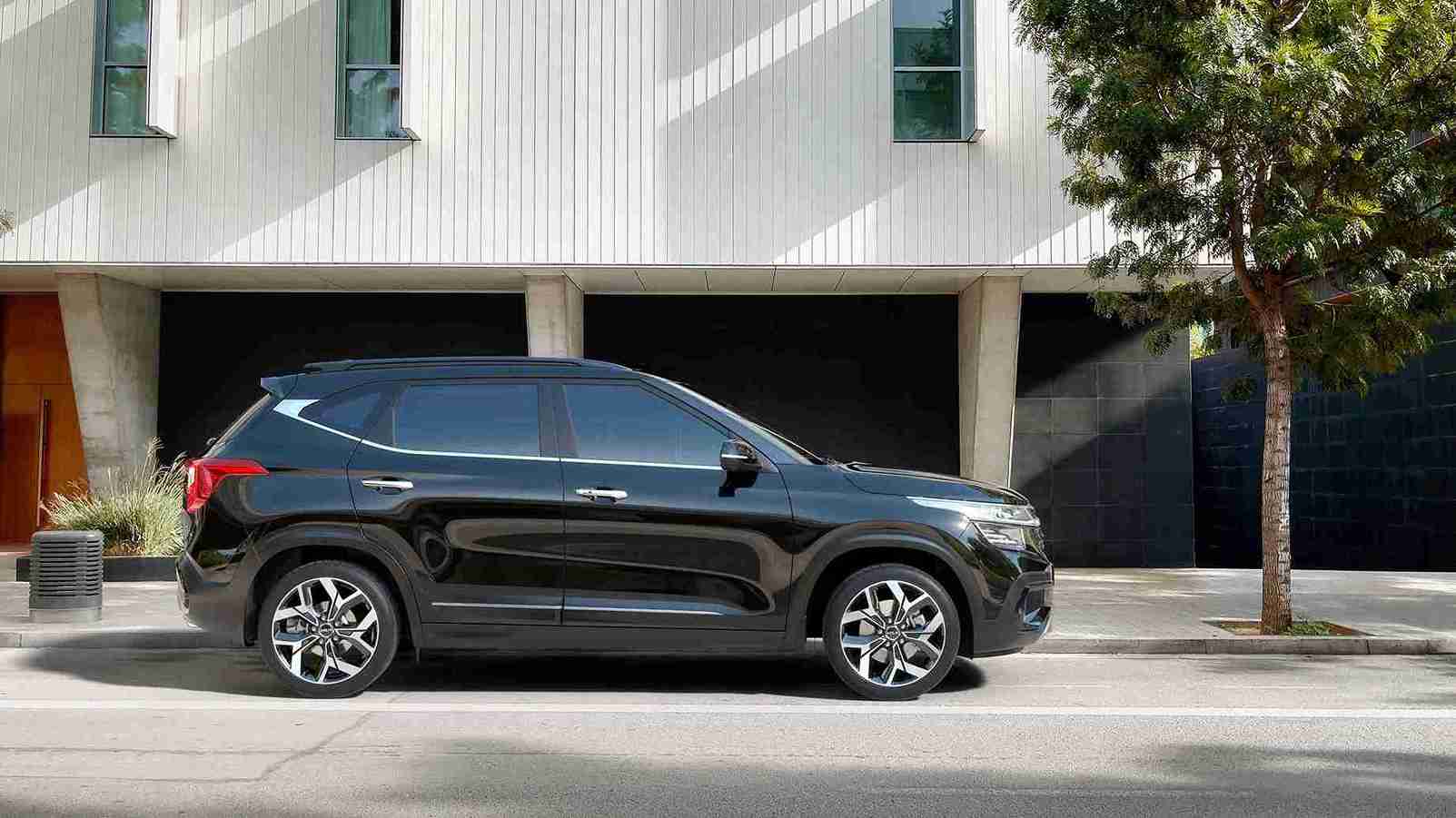 2024 Kia Seltos Black Side Profile
