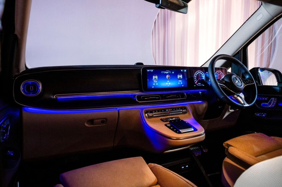 Mercedes-Benz V-Class dashboard