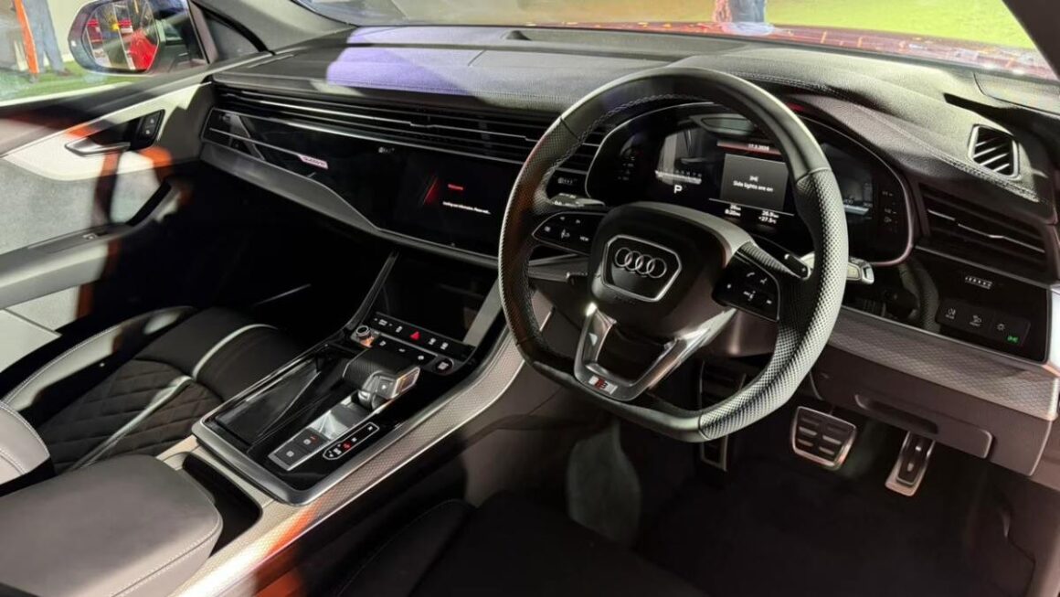 Audi SQ8 interior