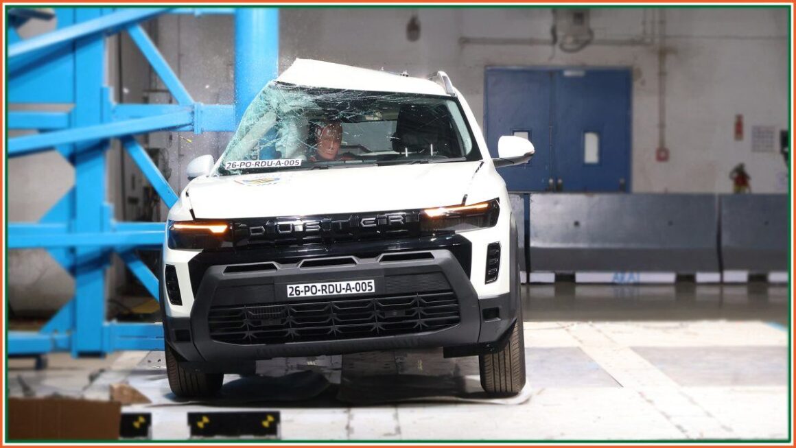 Renault Duster in the side pole impact test