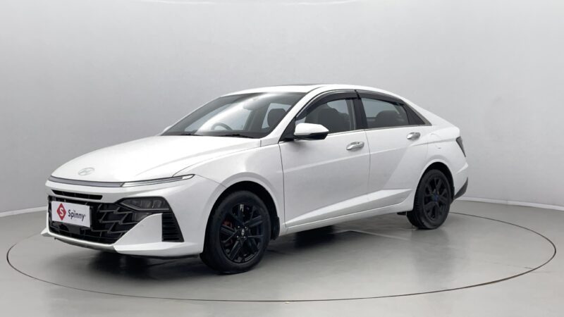 Hyundai Verna Images