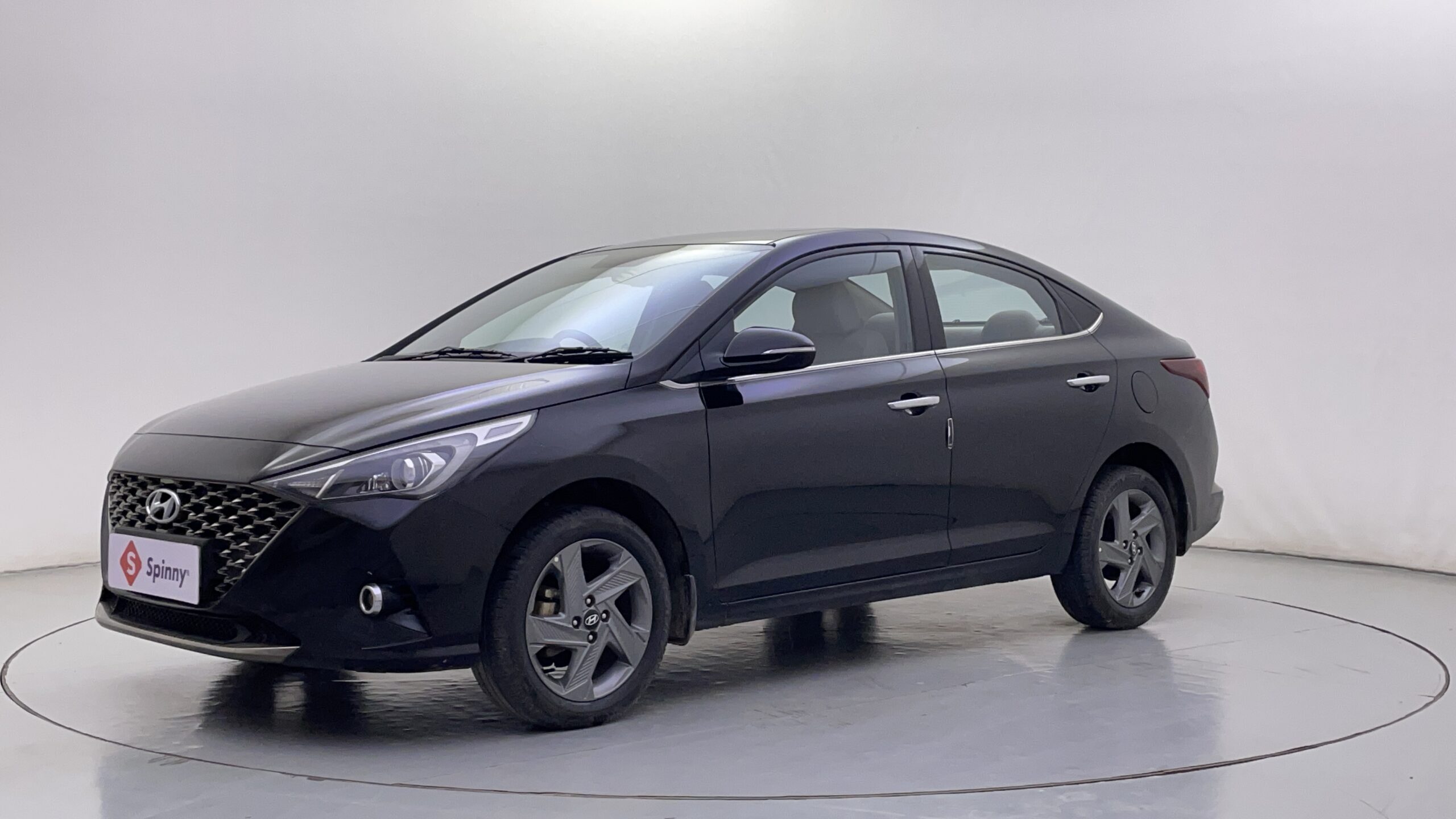 Hyundai Verna exterior images