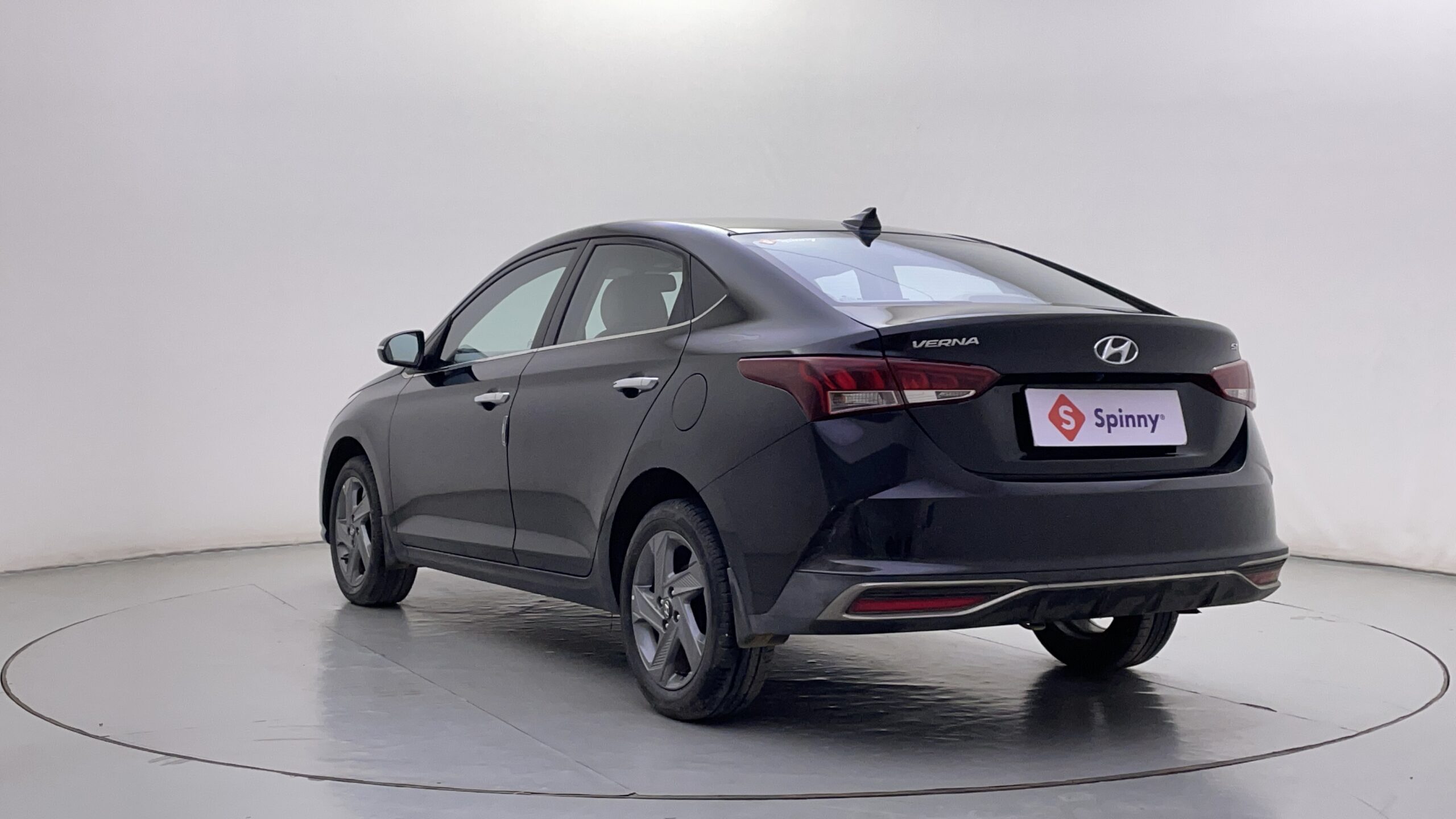 Hyundai Verna exterior images