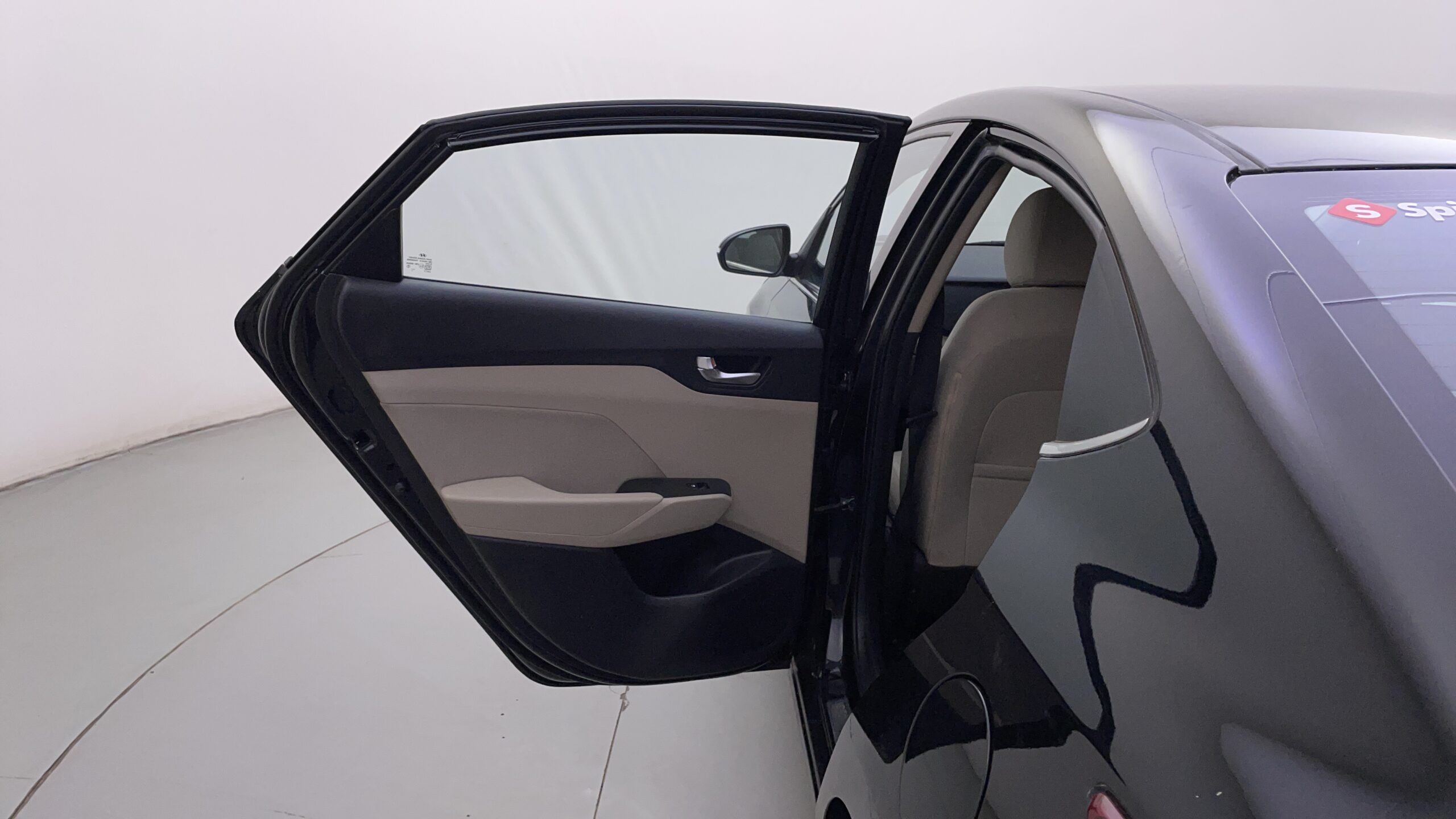 Hyundai Verna interior images