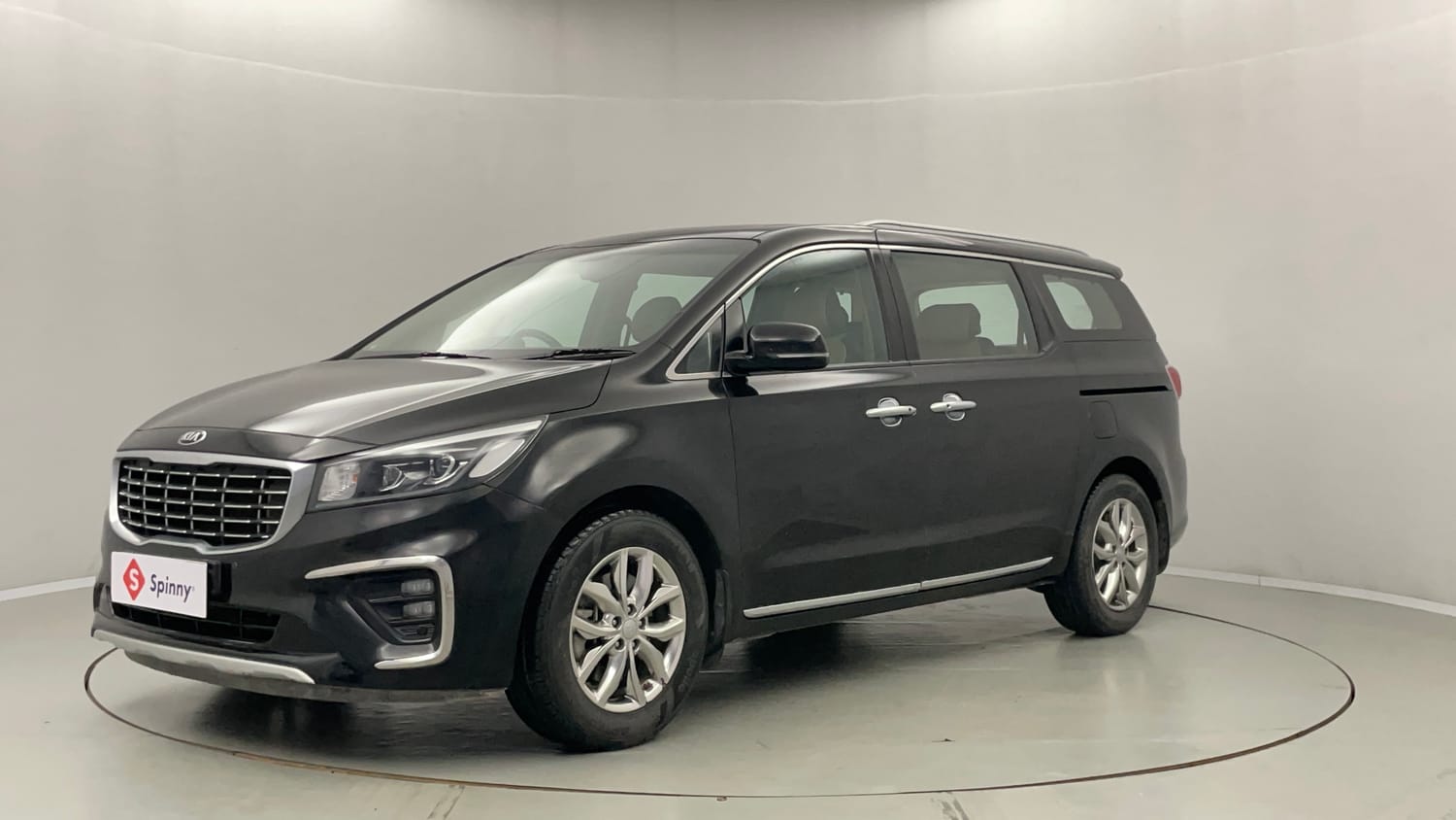Kia Carnival Exterior Images