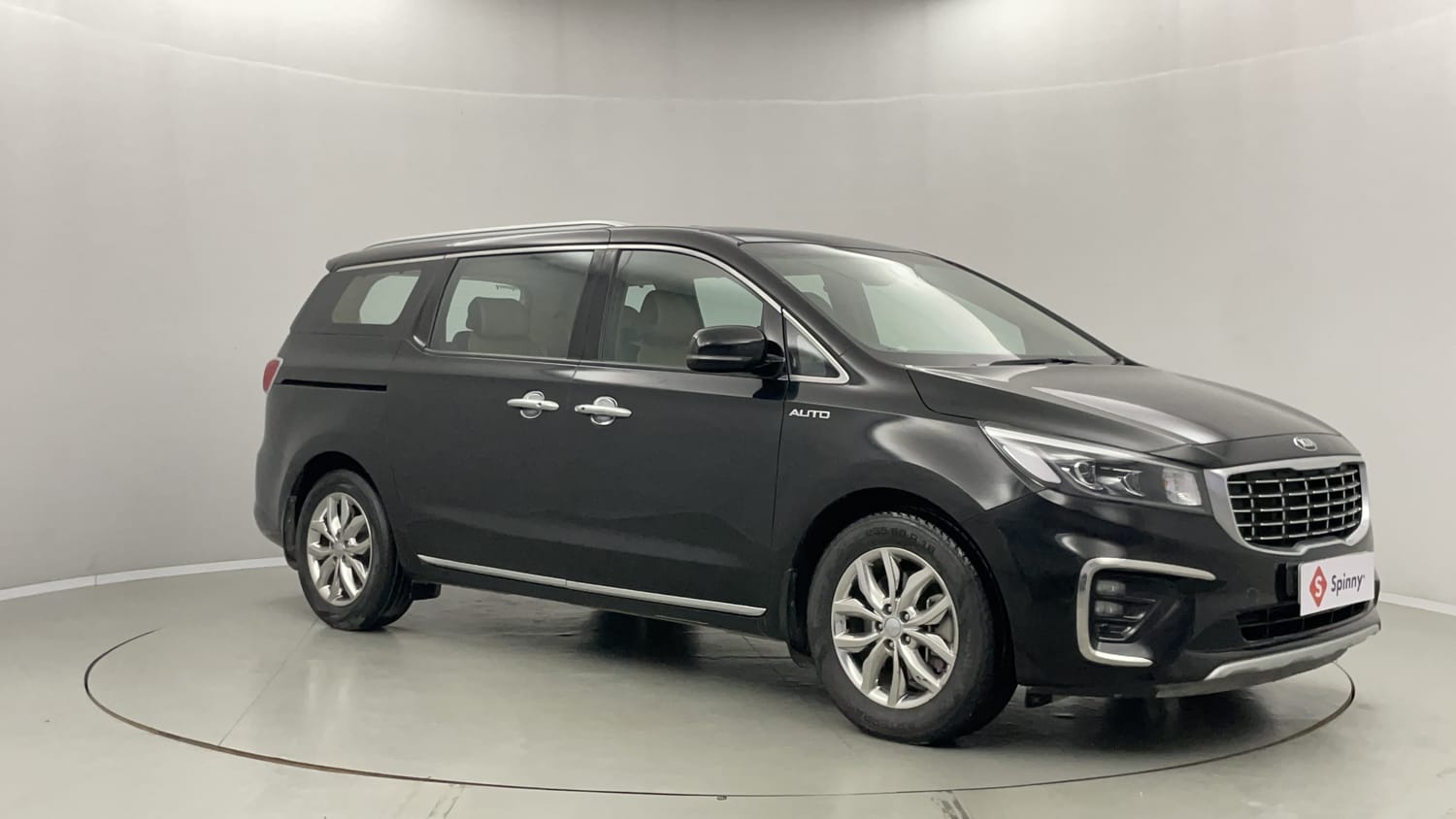 Kia Carnival Exterior Images