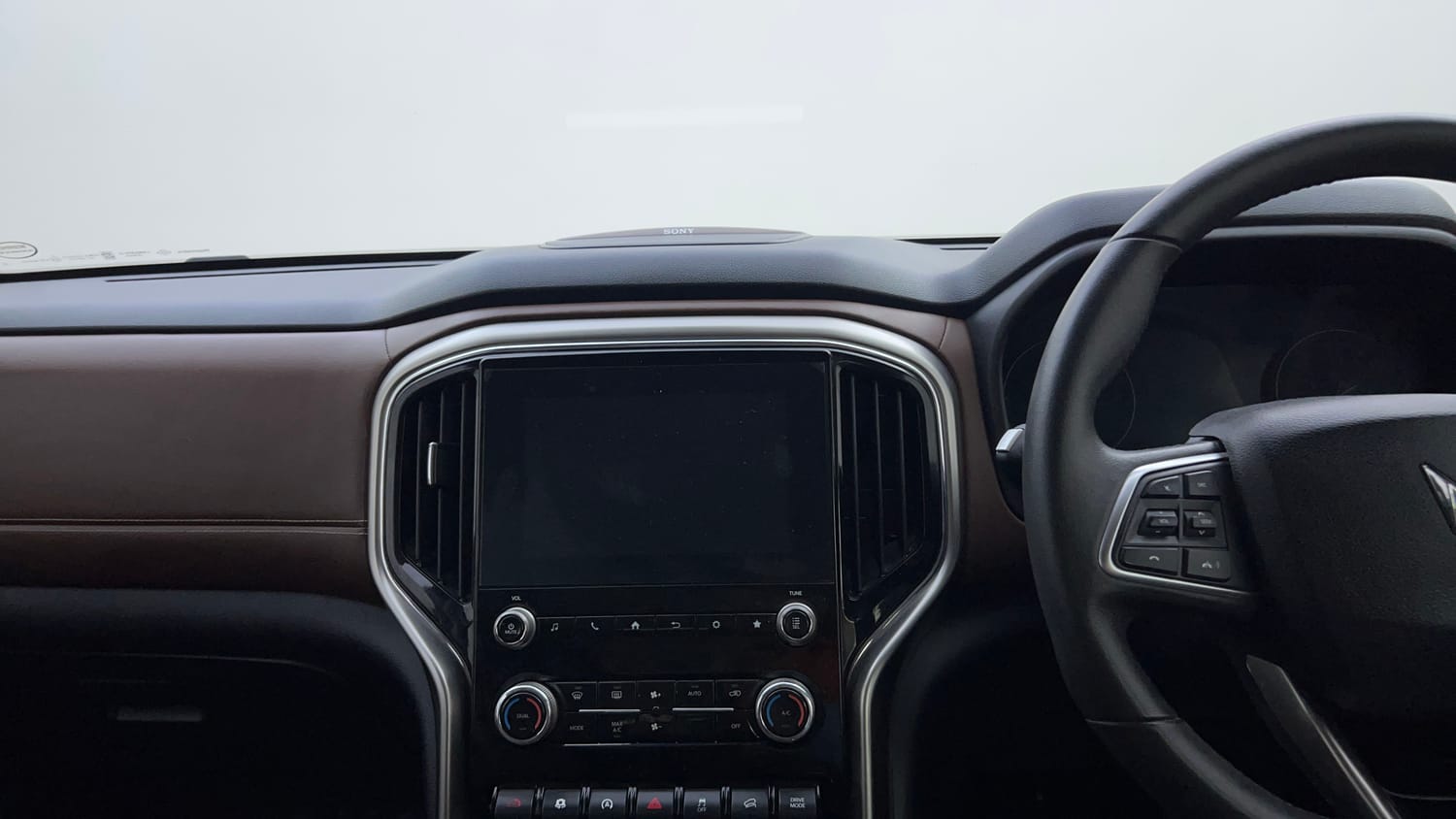 New_Mahindra_Scorpio_N_interior_MUSIC_SYSTEM_AC_CO