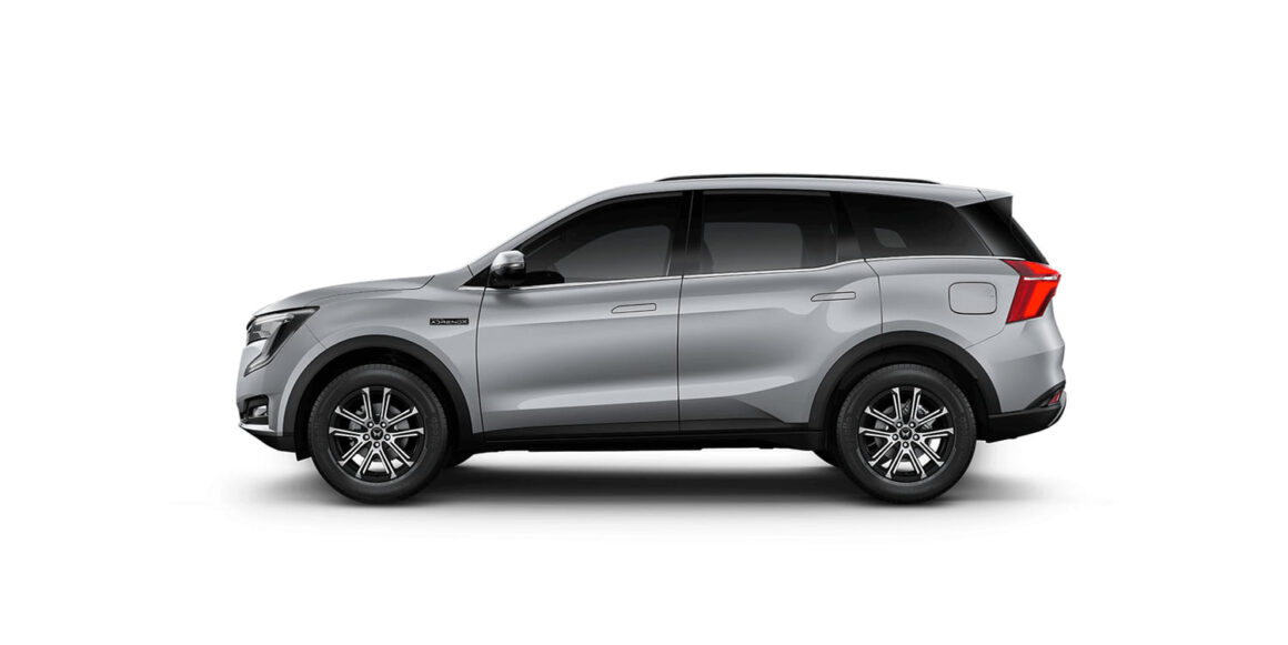 Mahindra XUV700 Grey Color Images