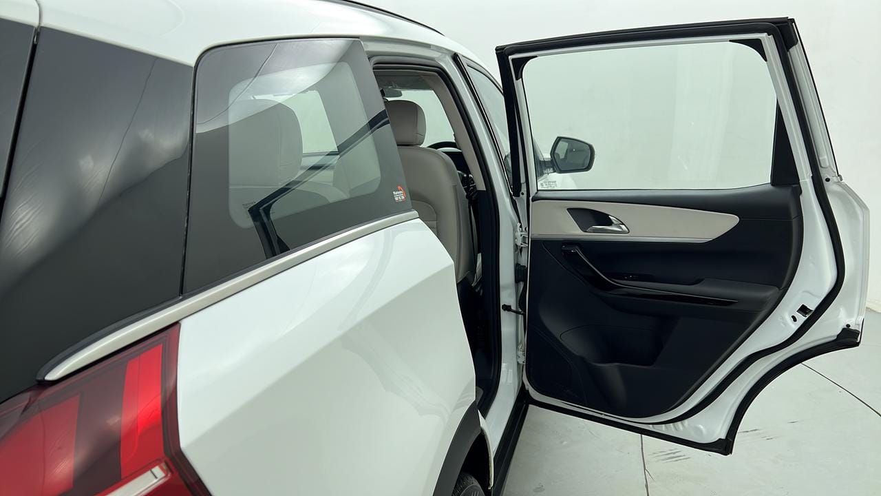 Mahindra XUV700 Interior Images
