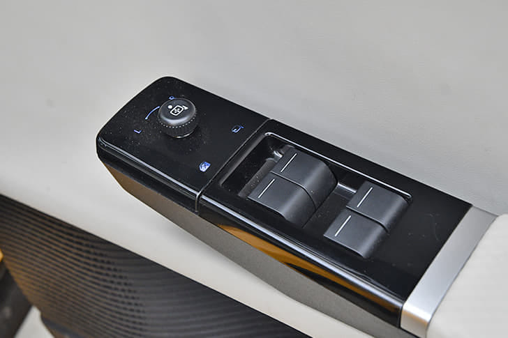 Tata Sierra Interior Images