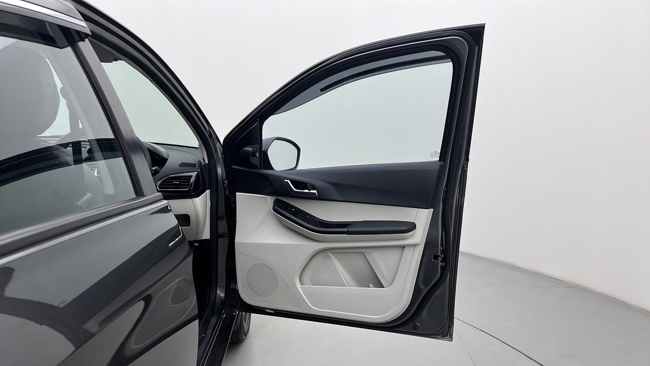 New_Tata_Tiago_interior_RIGHT_FRONT_DOOR_OPEN_VIEW