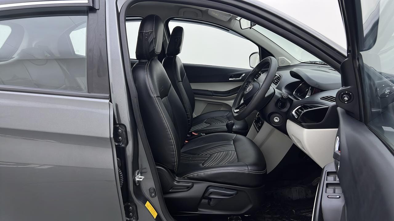 Tata Safari Interior Images