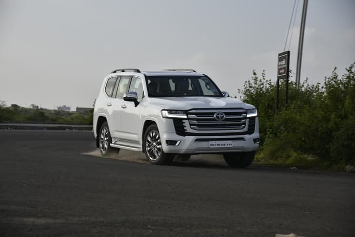 Toyota Land Cruiser Images