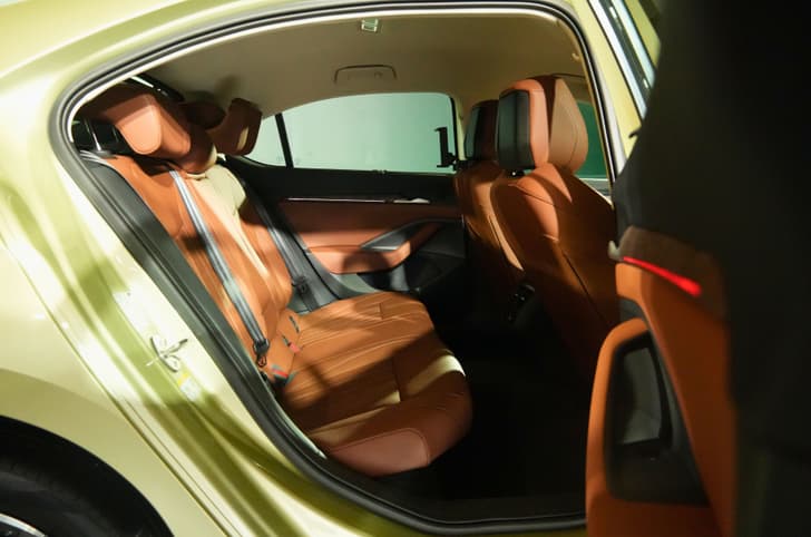 Skoda Superb Rear Seat 1