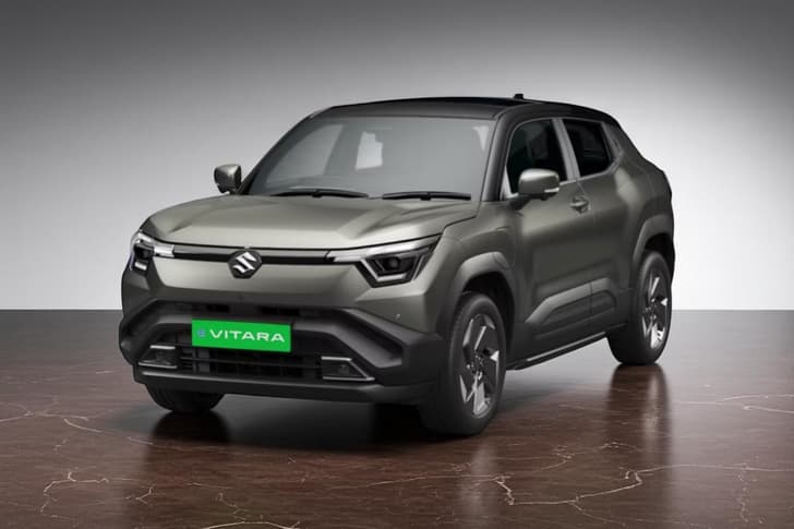 20250625034722_Maruti_Suzuki_e-Vitara_Land_Breeze_Green_with_Bluish_Black_Roof[1] (1)