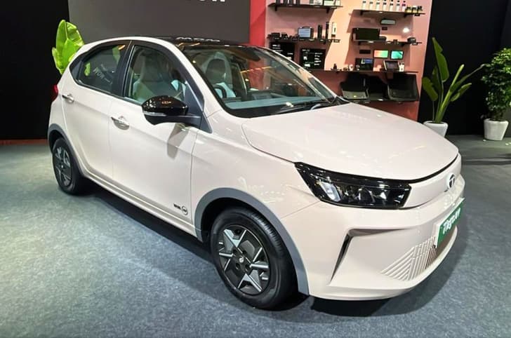2026 Tata Tiago EV front right 1