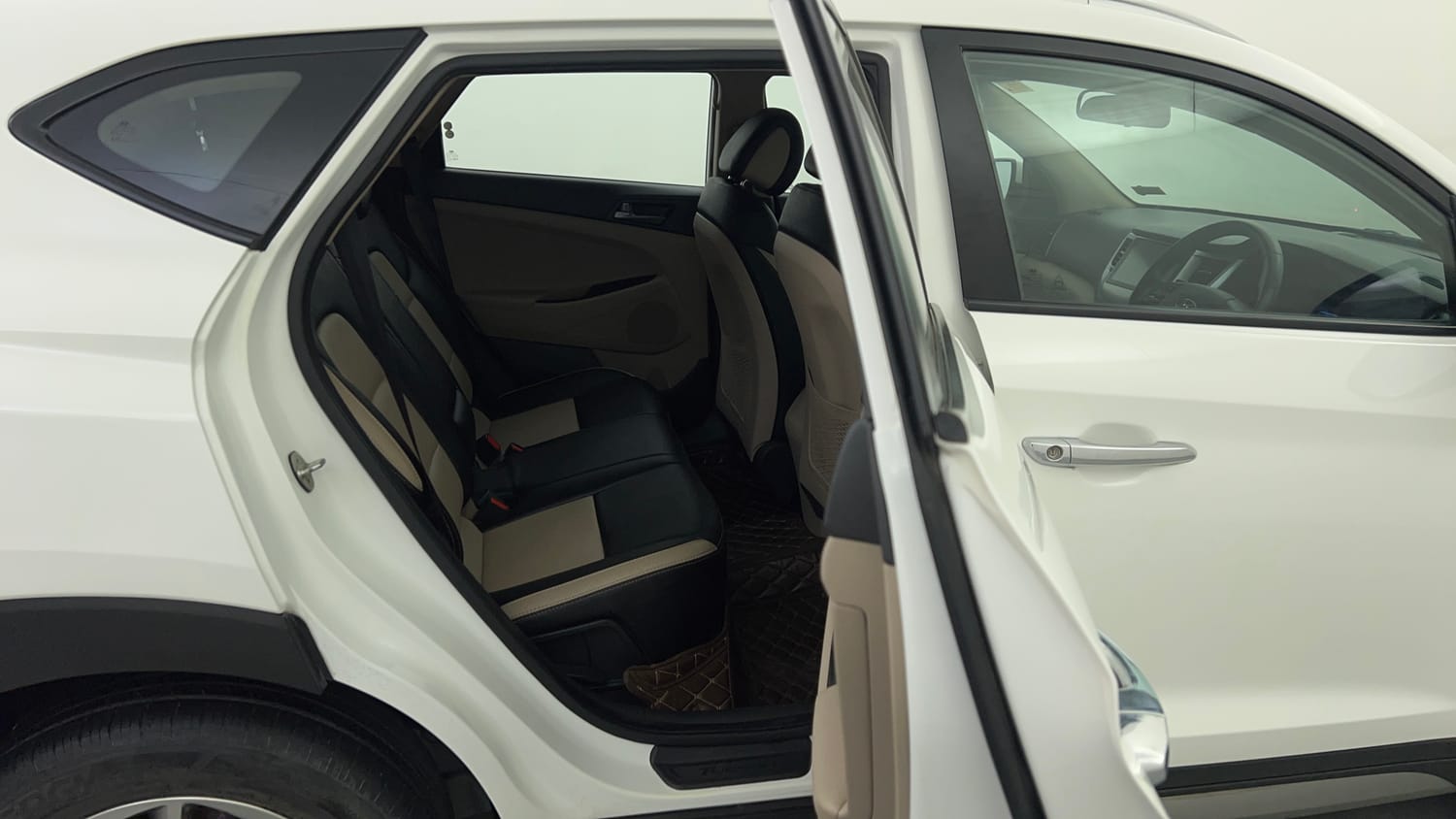 Hyundai Tucson Interior Images