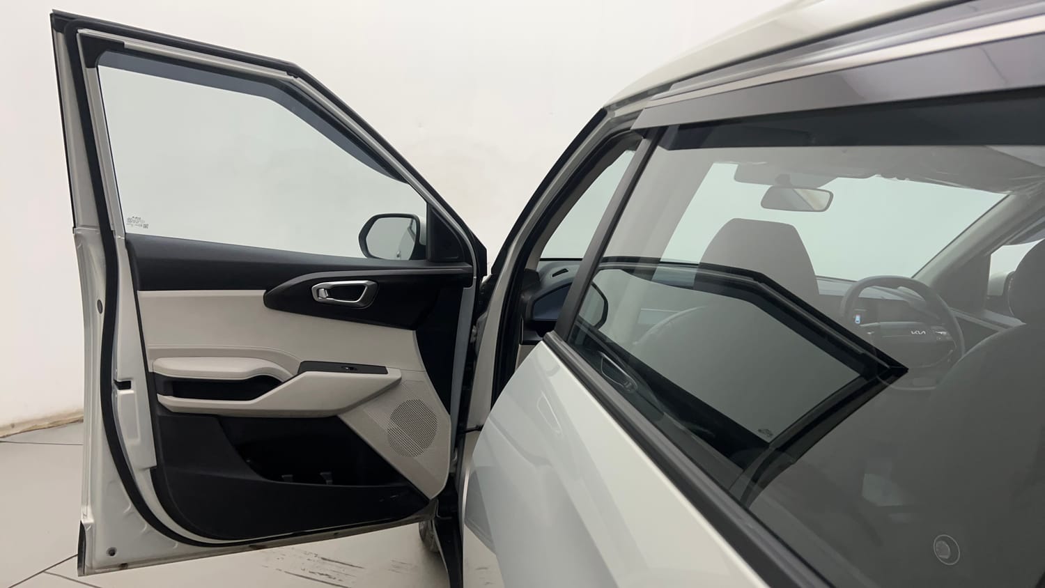 Kia Carens Clavis Interior Images