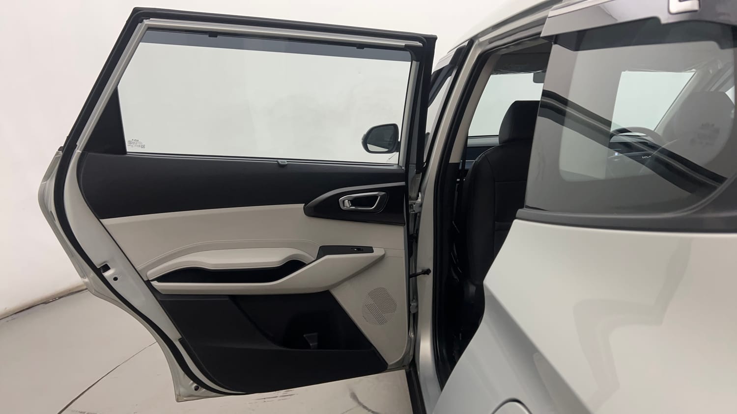 Kia Carens Clavis Interior Images