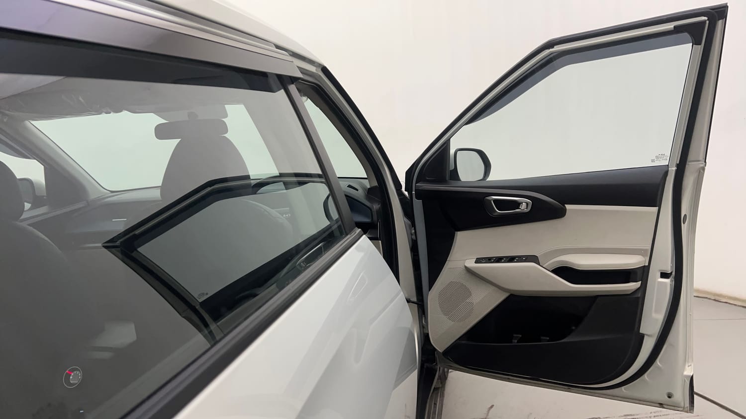 Kia Carens Clavis Interior Images