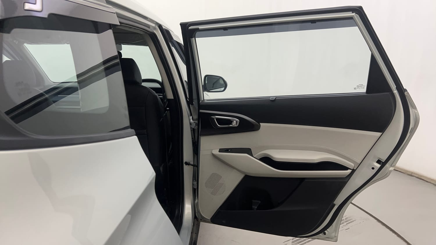 Kia Carens Clavis Interior Images