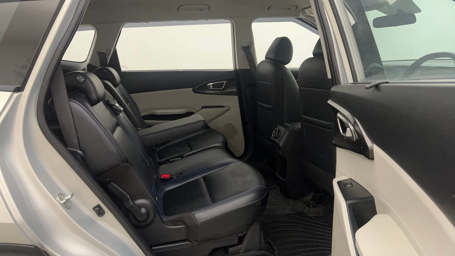 Kia Carens Clavis Interior Images