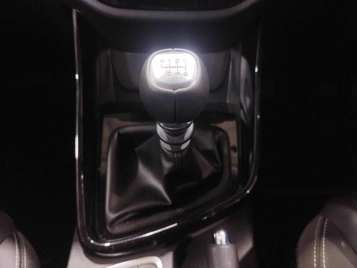 New_MG_Motors_Hector_interior_GEAR_KNOB_VIEW