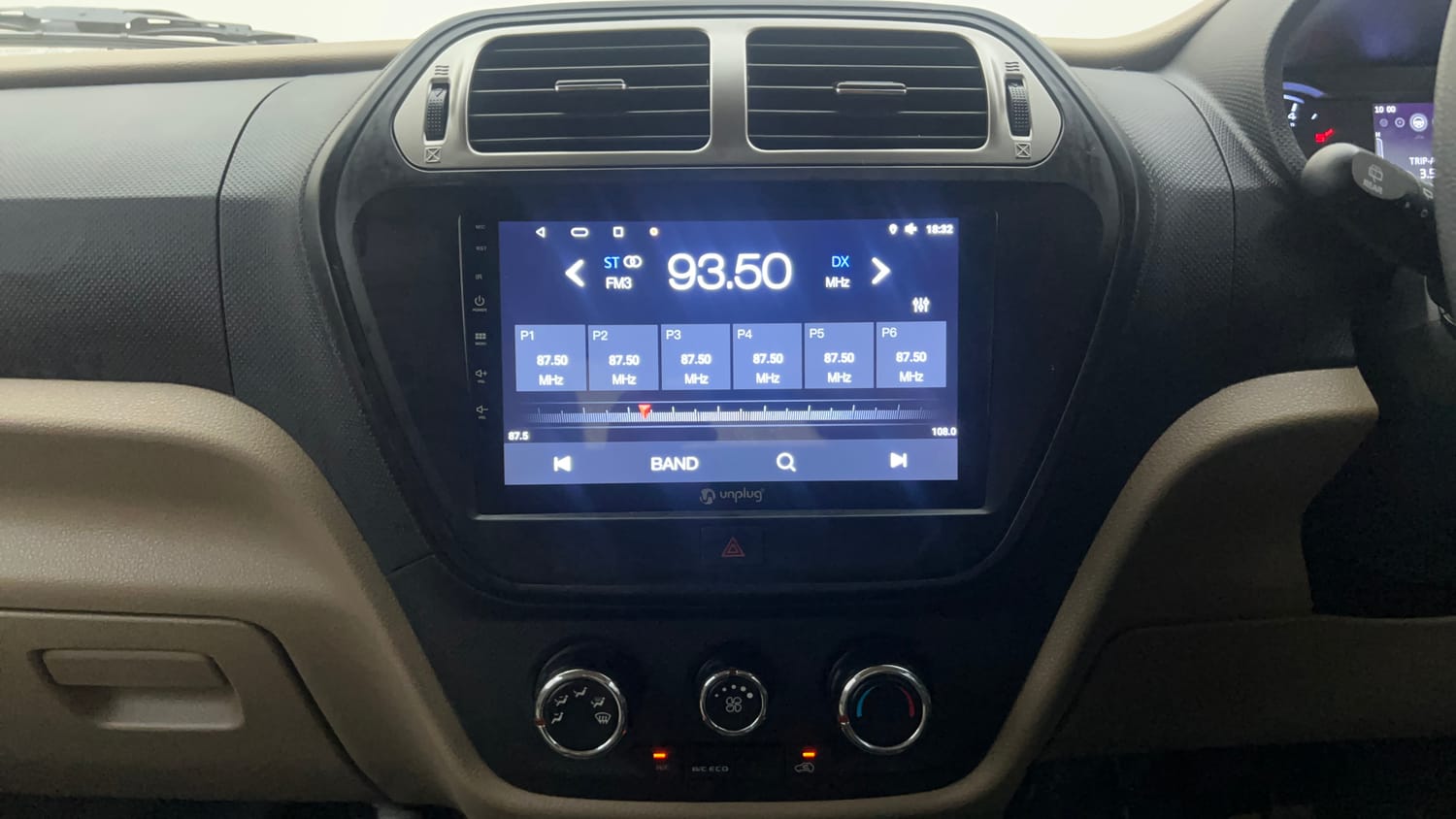 Mahindra Bolero Neo Interior Images