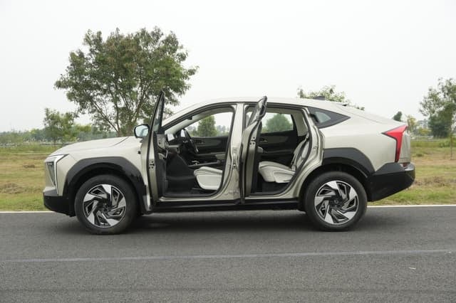 Mahindra XEV 9e Interior Images