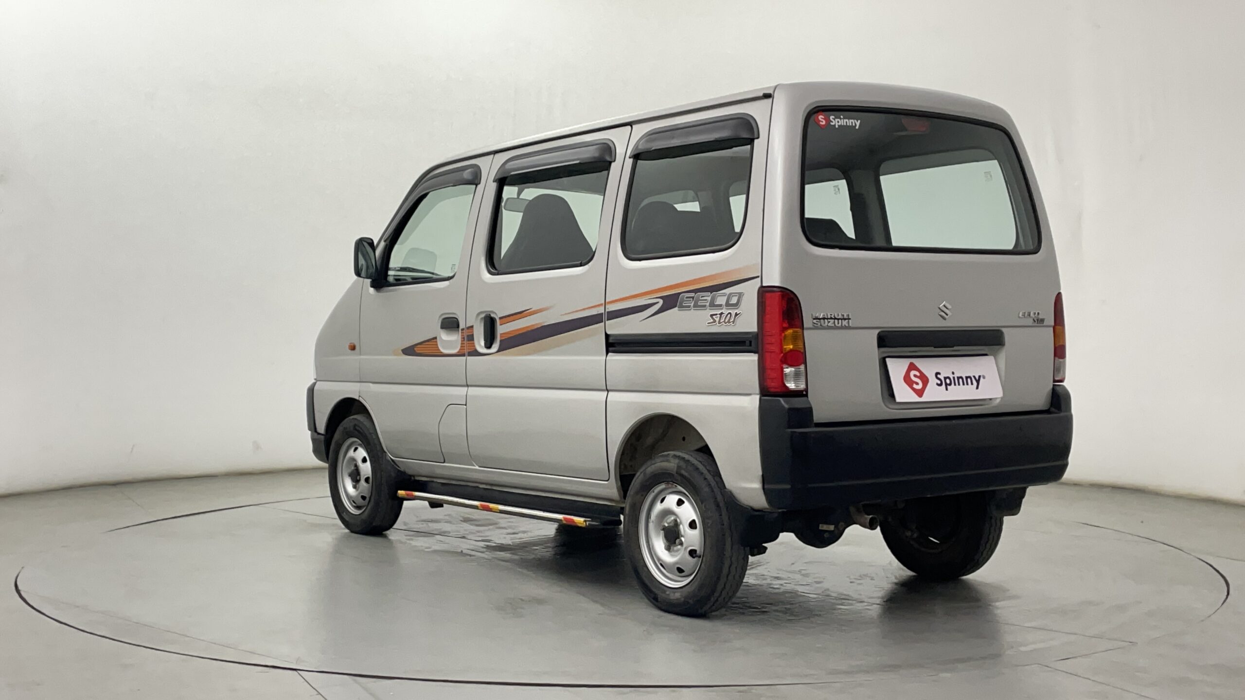 Maruti Eeco Exterior Images