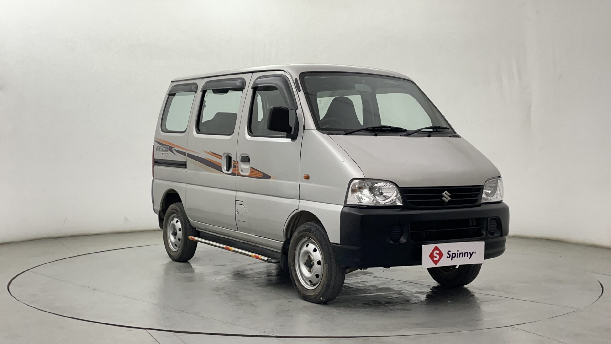 Maruti Eeco Exterior Images