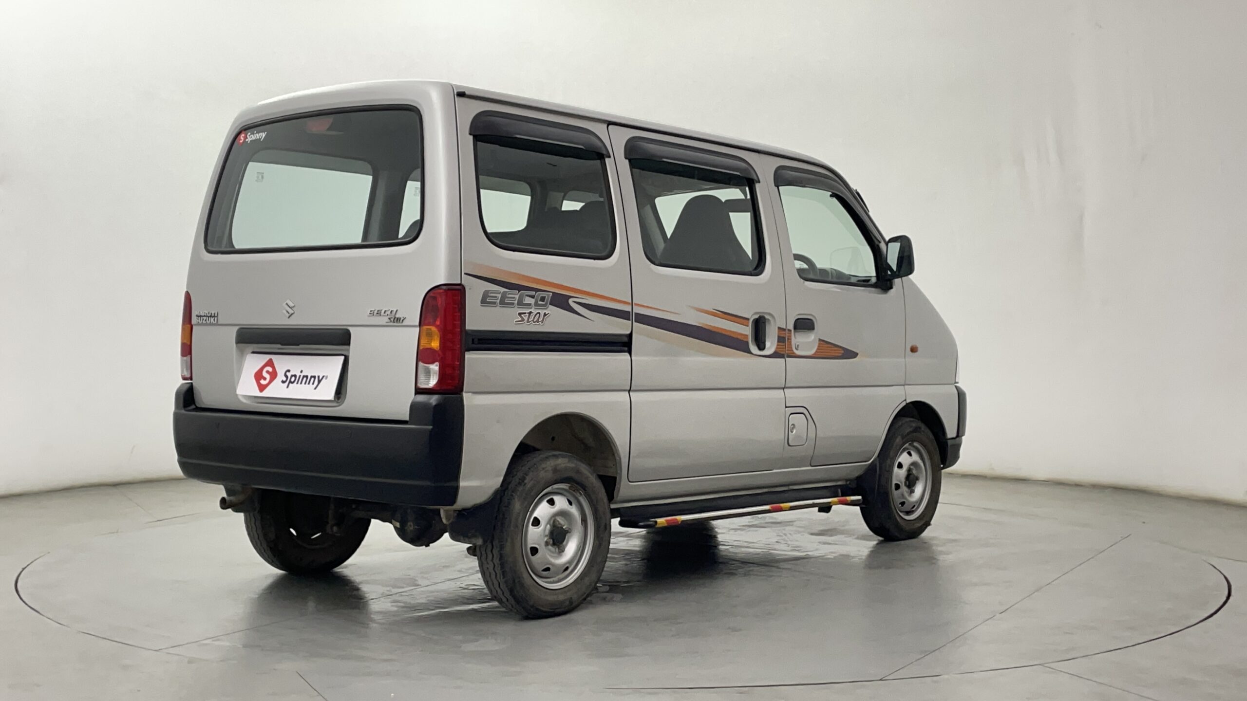 Maruti Eeco Exterior Images