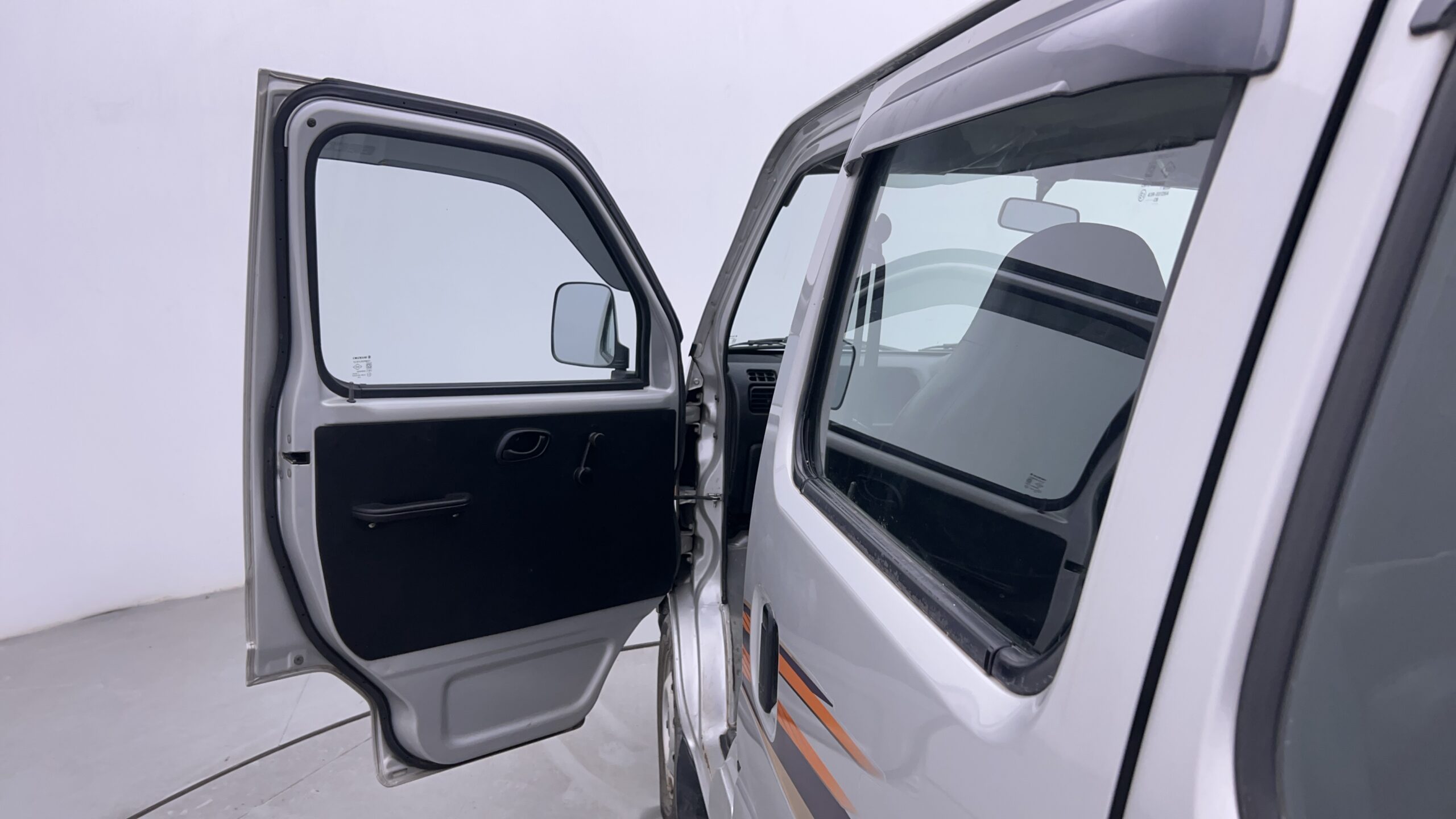 Maruti Eeco Interior Images