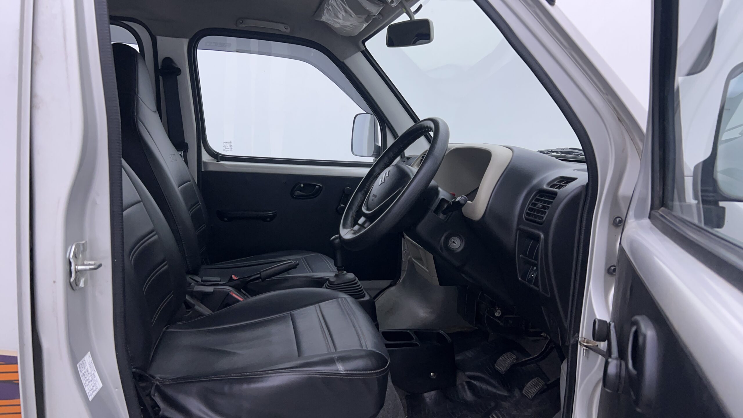 New_Maruti_Suzuki_Eeco_interior_RIGHT_SIDE_FRONT_D