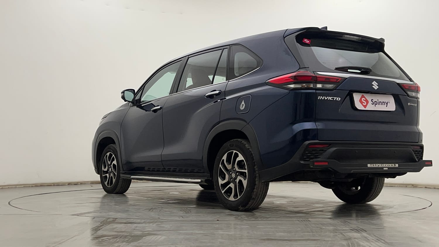 Maruti Suzuki Invicto Exterior Images