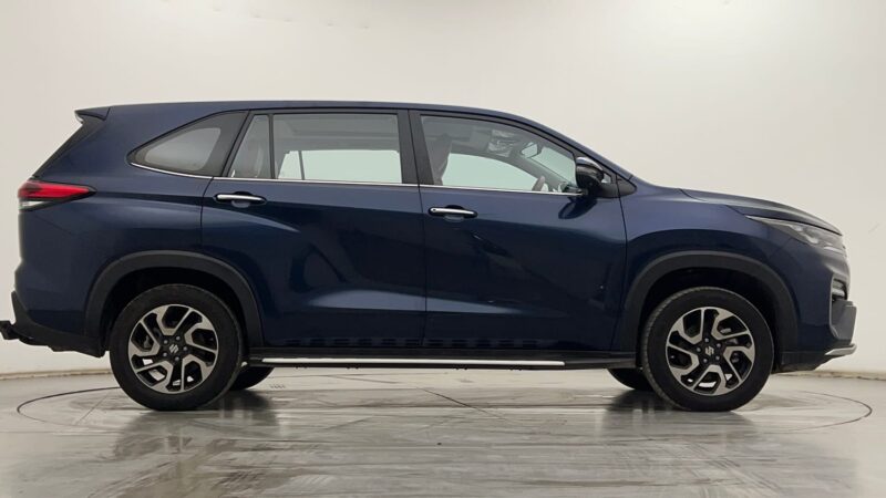Maruti Suzuki Invicto Exterior Images
