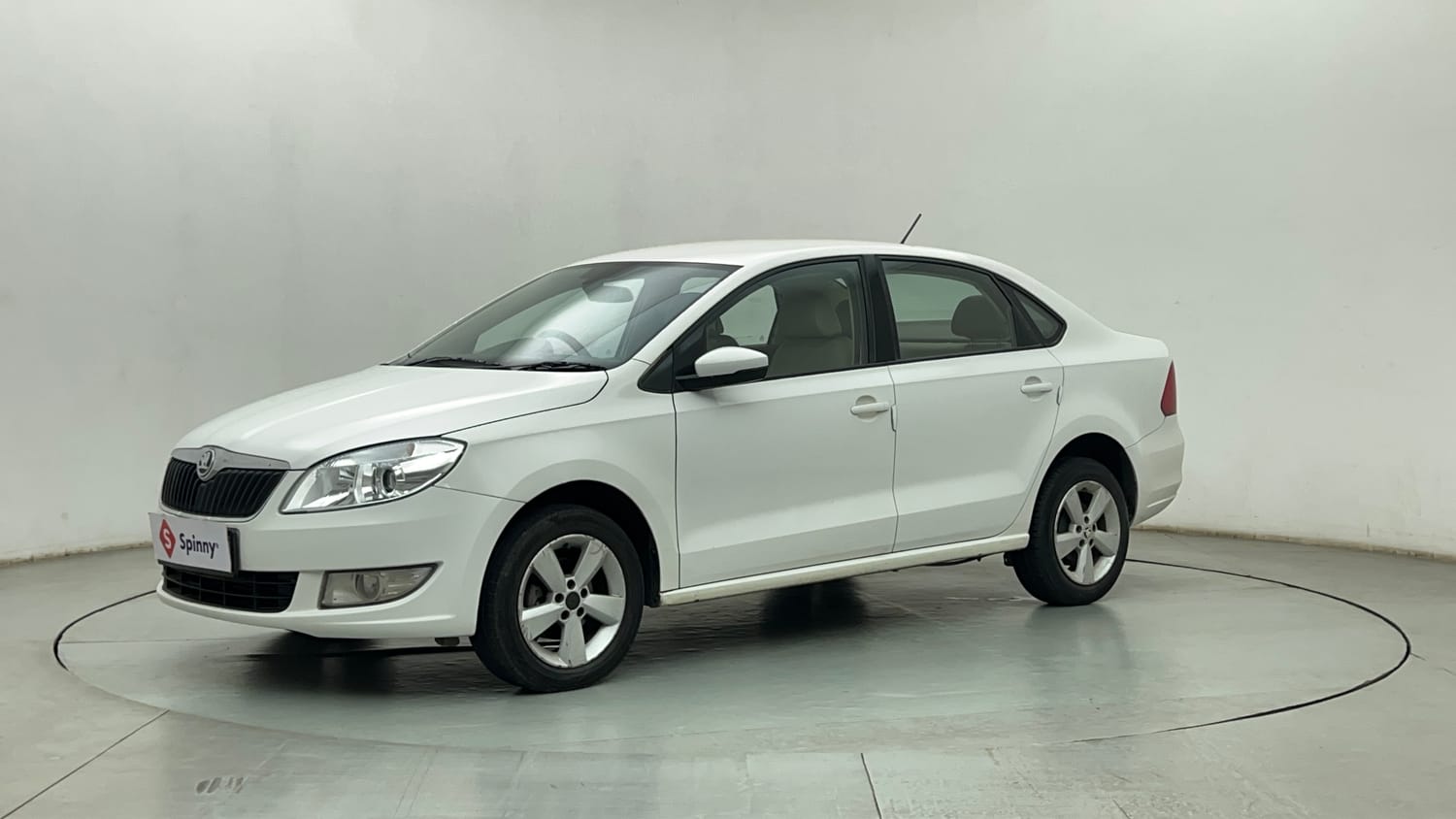 Skoda Rapid Exterior Images
