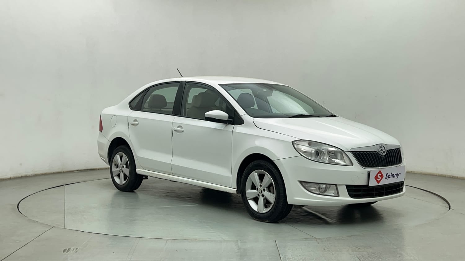 Skoda Rapid Exterior Images