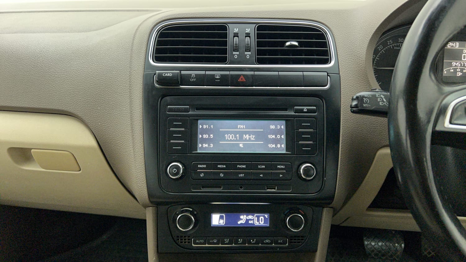 New_Skoda_Rapid_interior_MUSIC_SYSTEM_AC_CONTROL_V