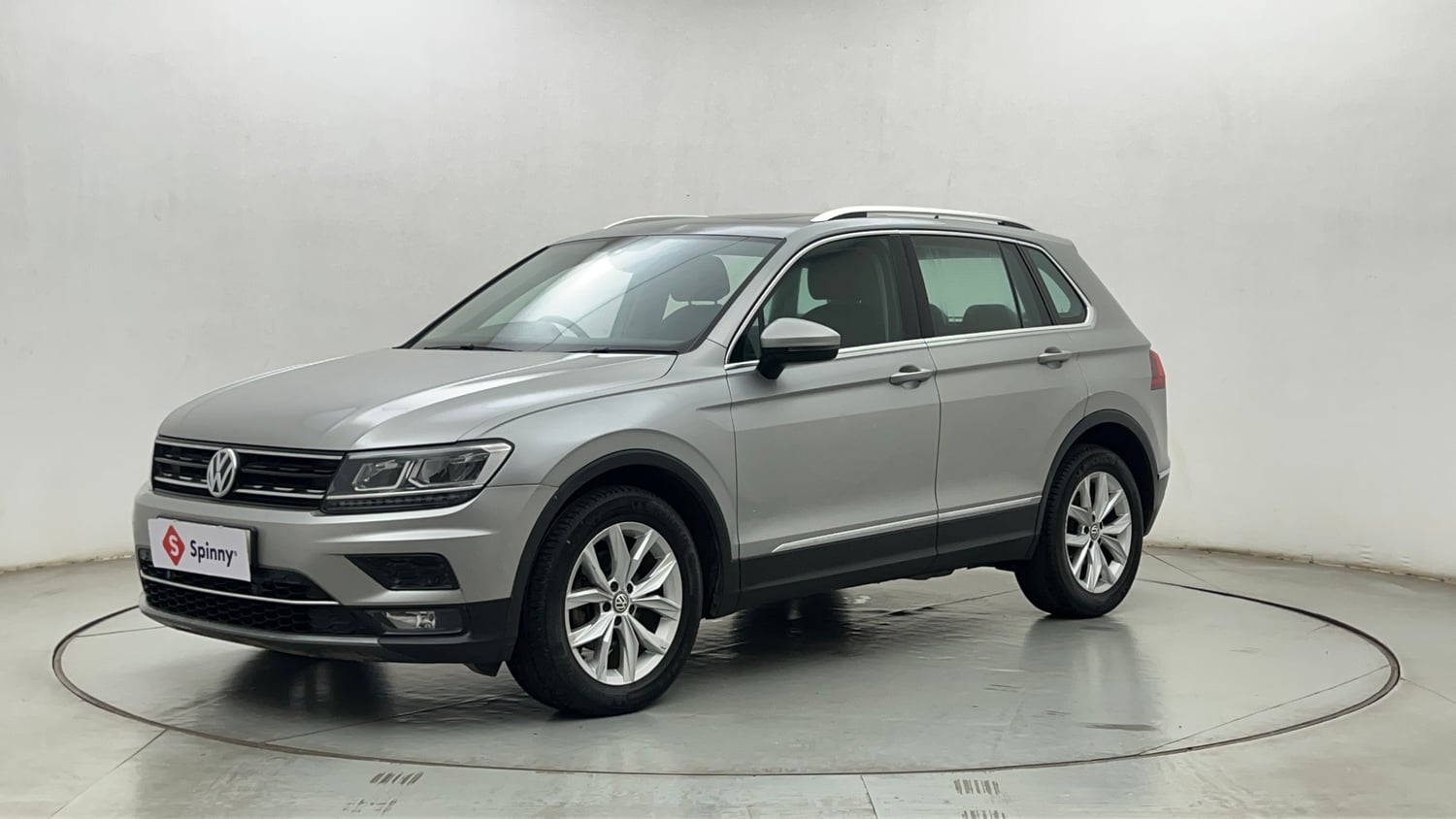 Volkswagen Tiguan Exterior Images